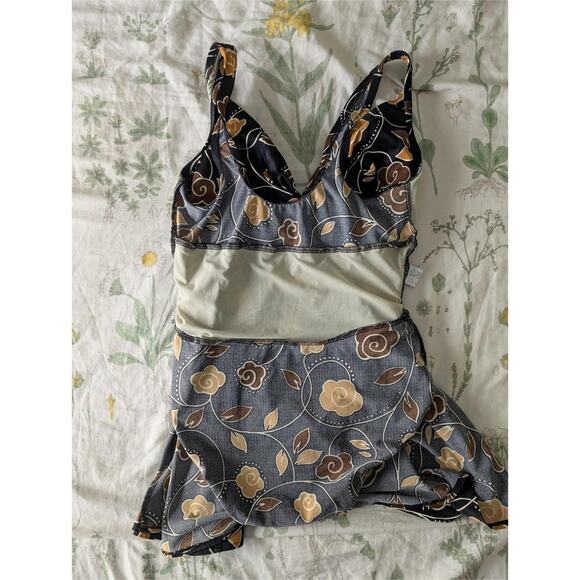 Vintage Floral Swimdress - Picture 5 of 7